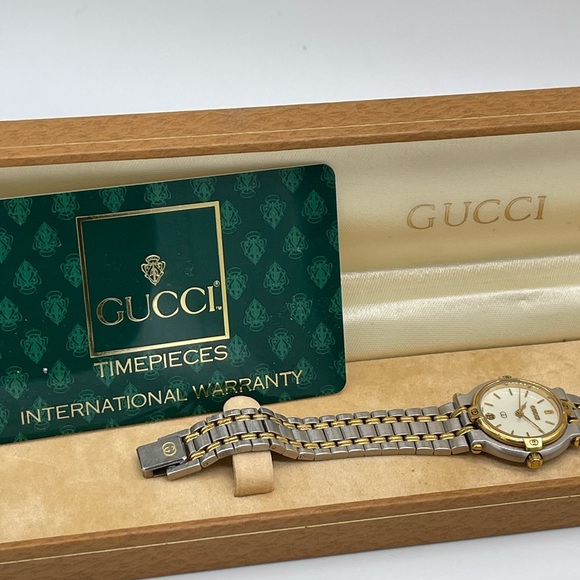 “New” Vintage Gucci Women’s Watch - Picture 3 of 9